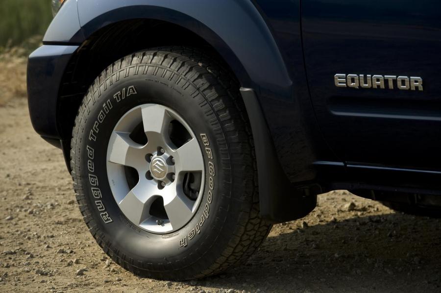  Suzuki Equator 2009 года  (фото 6 из 35)
